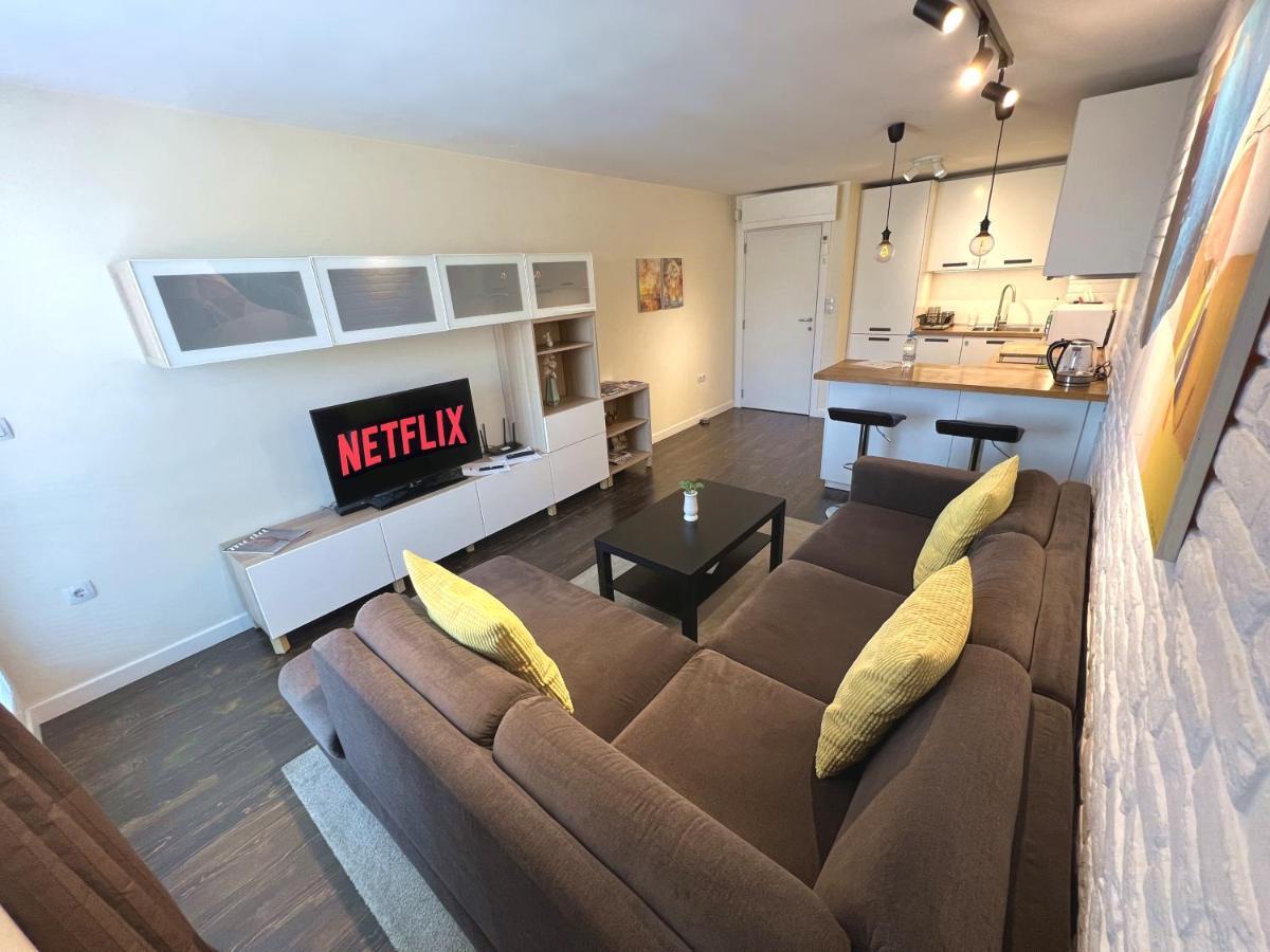Unique Luxurious Jacuzzi PENTHOUSE DUPLEX in City Center! 2 BATHS! FREE PARKING! Sofia Extérieur photo